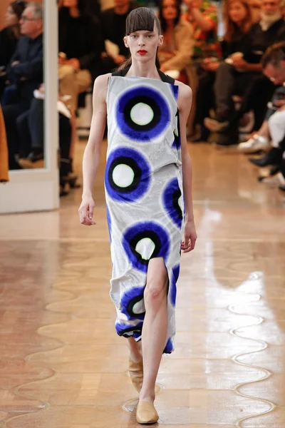 Look 25